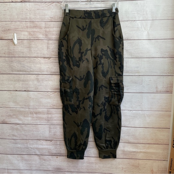 Nasty Gal Pants - NASTY GAL CAMO CARGO SWEATPANTS